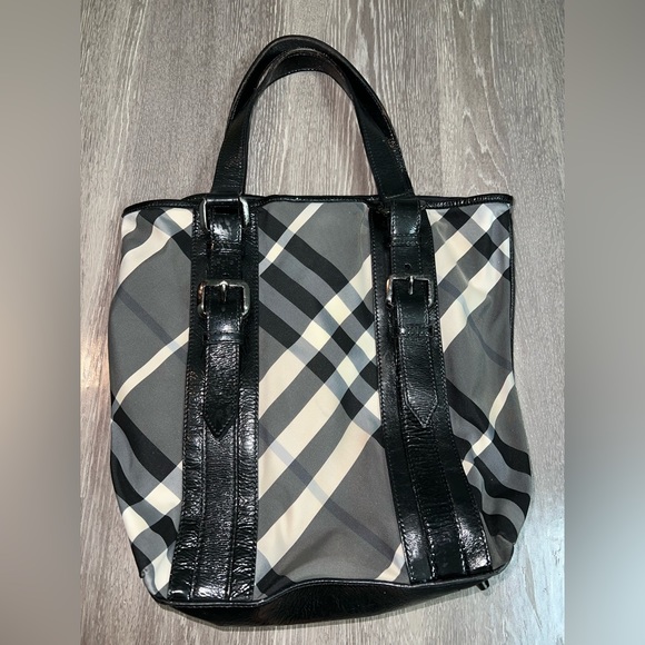 BURBERRY Beat Check Patent Leather and Nylon Victoria Medium Tote - Picture 4 of 12